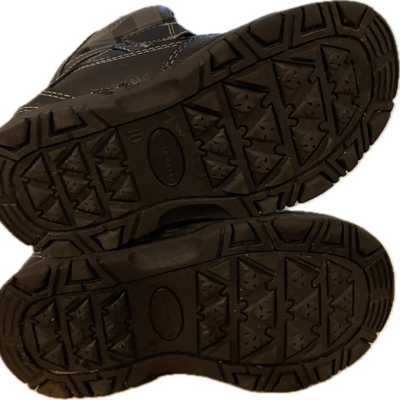 Air walk boys size 10 winter boots. - Picture 6 of 6